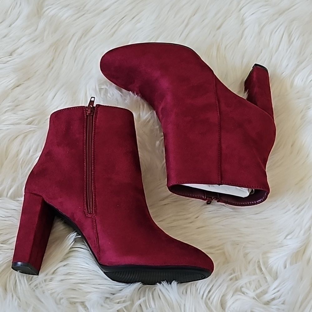 Katliu Red Faux Suede Heeled Boots NIB - Picture 4 of 14